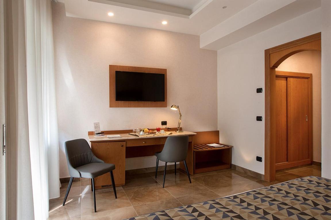 American Hotel Ποτσουόλι Εξωτερικό φωτογραφία