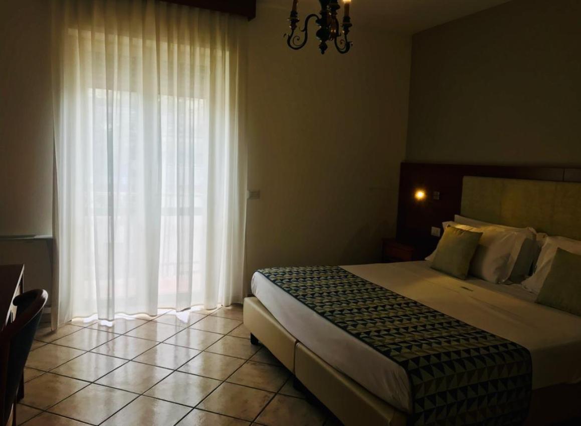 American Hotel Ποτσουόλι Εξωτερικό φωτογραφία
