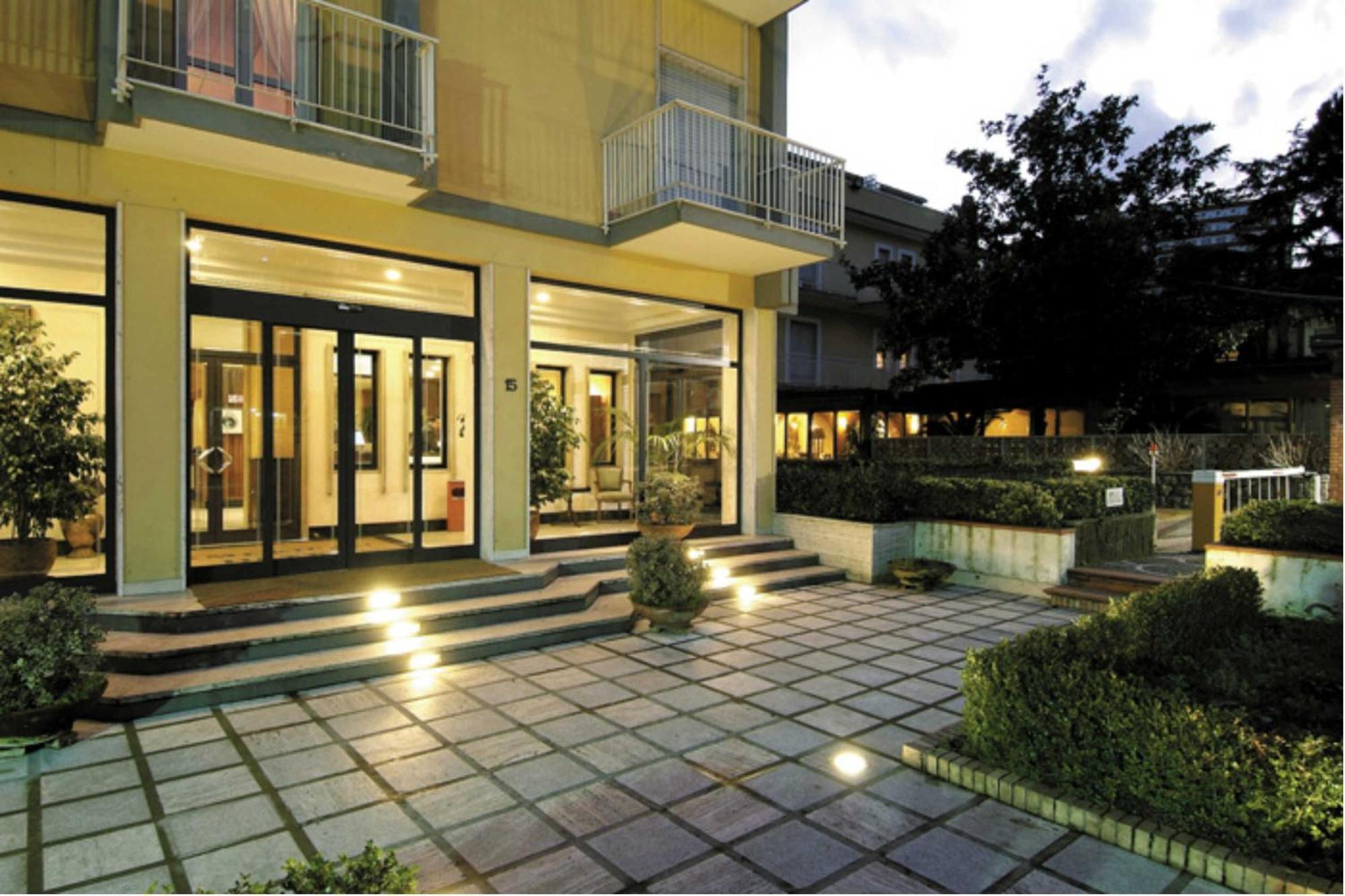 American Hotel Ποτσουόλι Εξωτερικό φωτογραφία