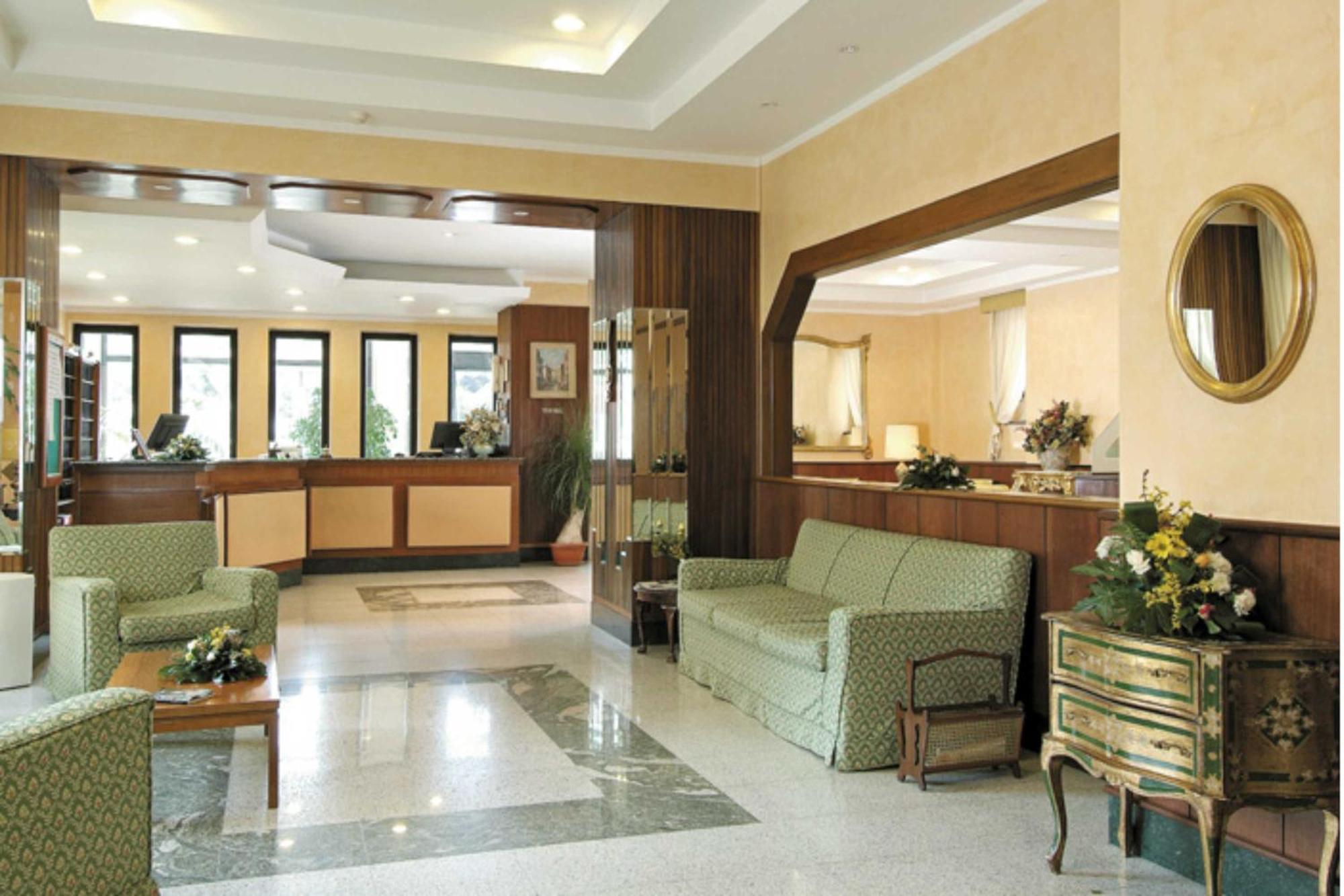 American Hotel Ποτσουόλι Εξωτερικό φωτογραφία